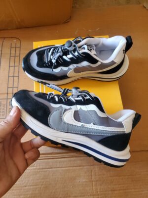 ZJ0180012ET Two tone sports shoes for children