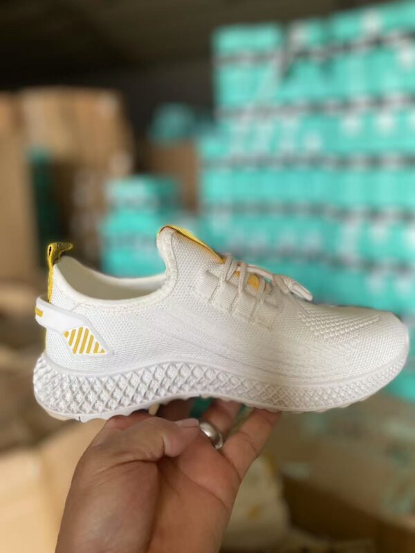 JF0150001YD    Flyknit sneakers