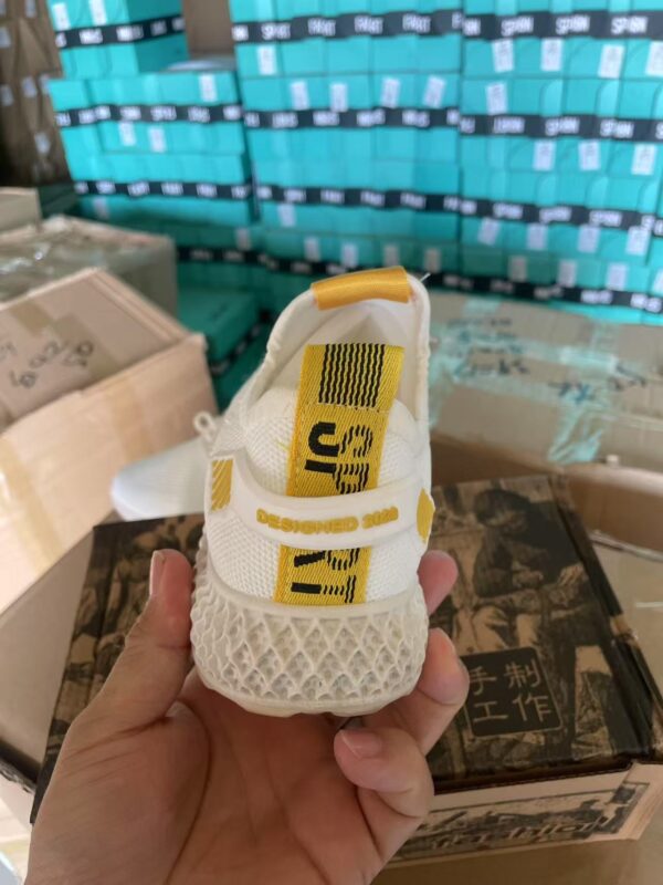 JF0150001YD    Flyknit sneakers