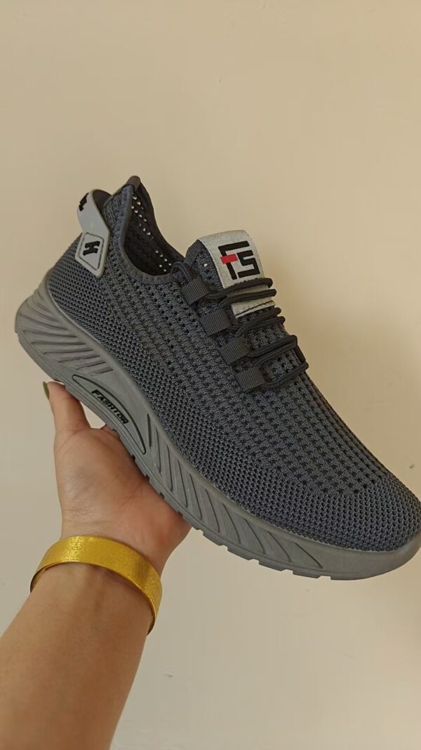 JF0150002YD    Flyknit sneakers
