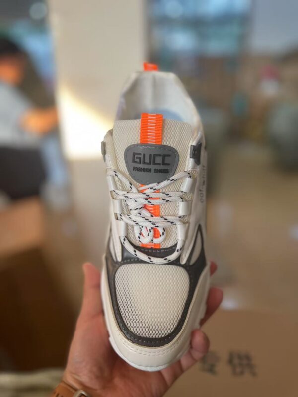 JF0150003YD  Mesh running shoes