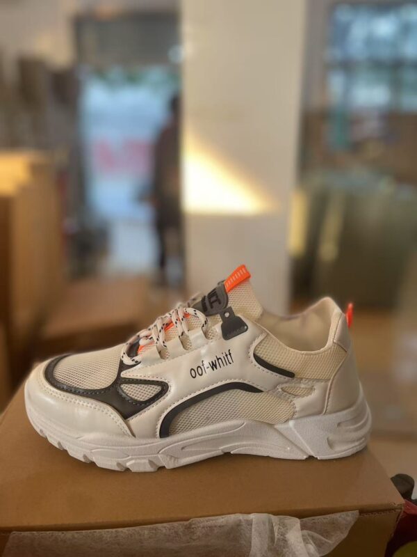 JF0150003YD  Mesh running shoes