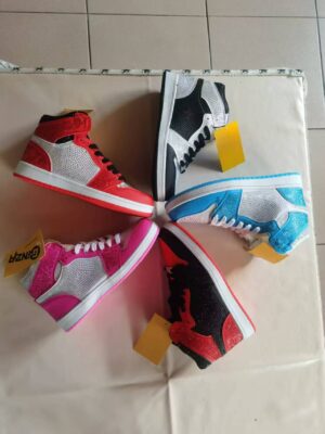 JF0150004YD  High-top sports shoes