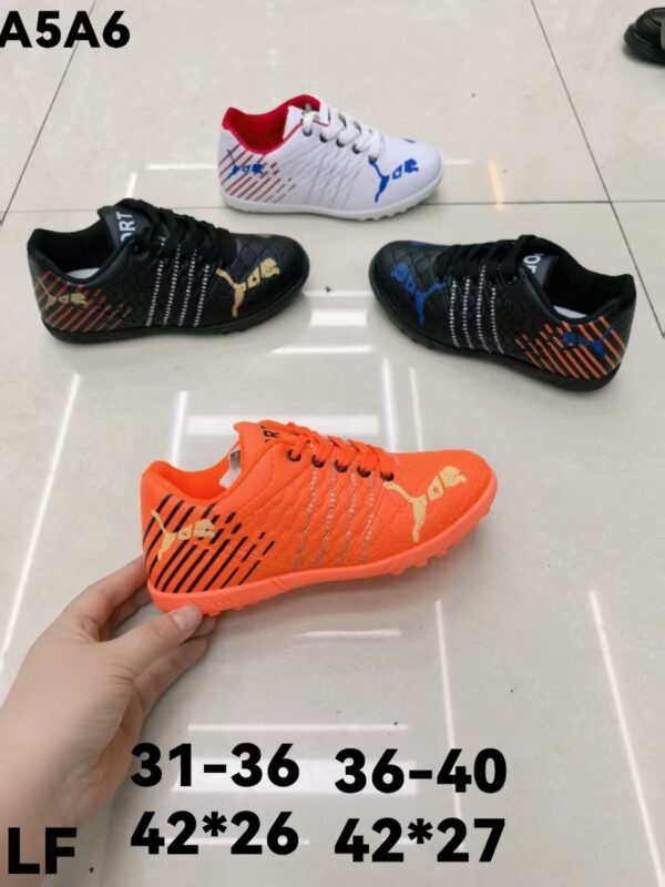 ZG0110001YD Football shoes
