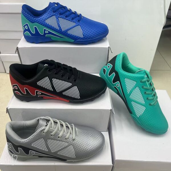 ZG0110001YD Football shoes