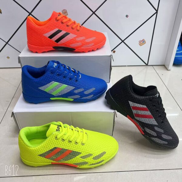 ZG0110001YD Football shoes