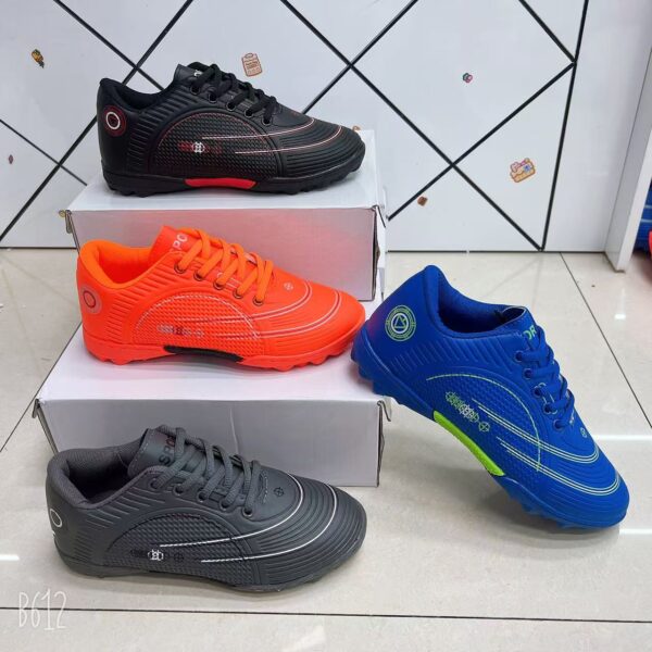 ZG0110001YD Football shoes