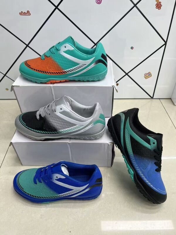 ZG0110001YD Football shoes