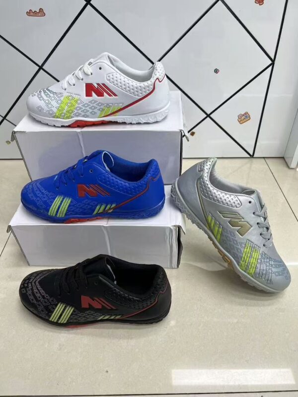 ZG0110001YD Football shoes