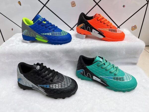 ZG0110001YD Football shoes