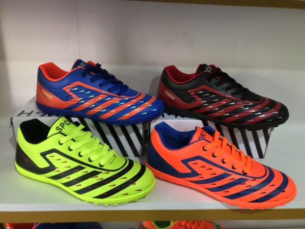 ZG0110001YD Football shoes