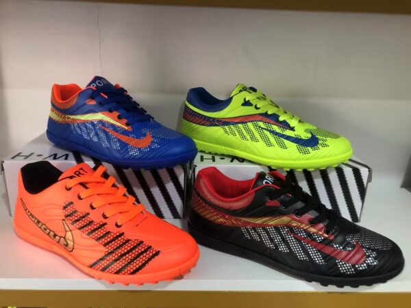 ZG0110001YD Football shoes
