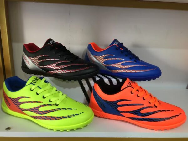 ZG0110001YD Football shoes