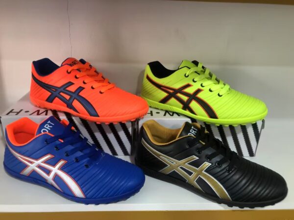 ZG0110001YD Football shoes