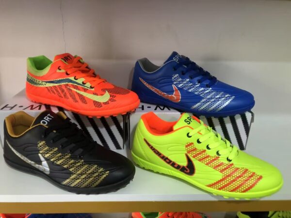 ZG0110001YD Football shoes