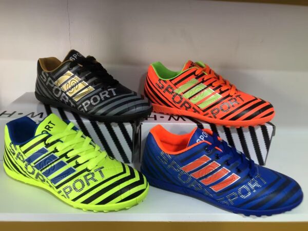 ZG0110001YD Football shoes