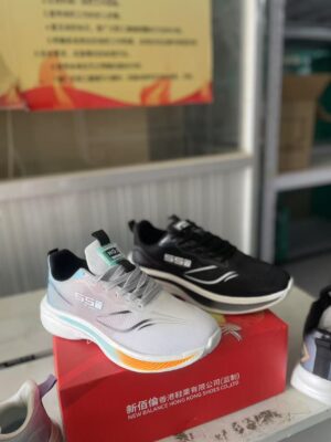 JF0150008YD Flyknit sneakers