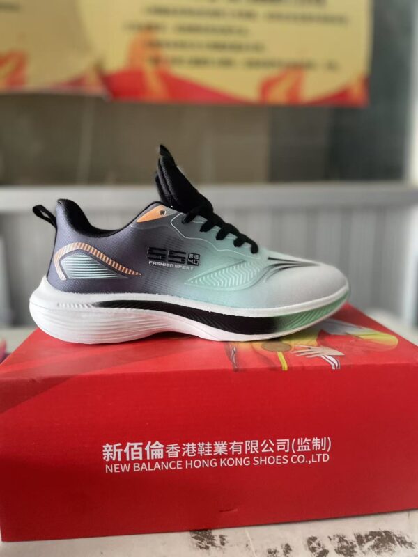 JF0150008YD Flyknit sneakers