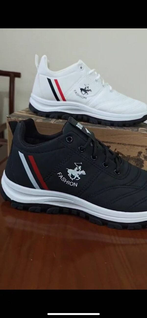 JF0150020YD Men's sports shoes