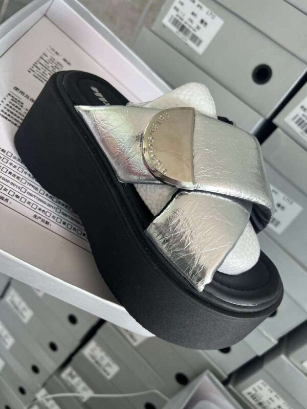 ZG0010001TX Thick soled women's slippers