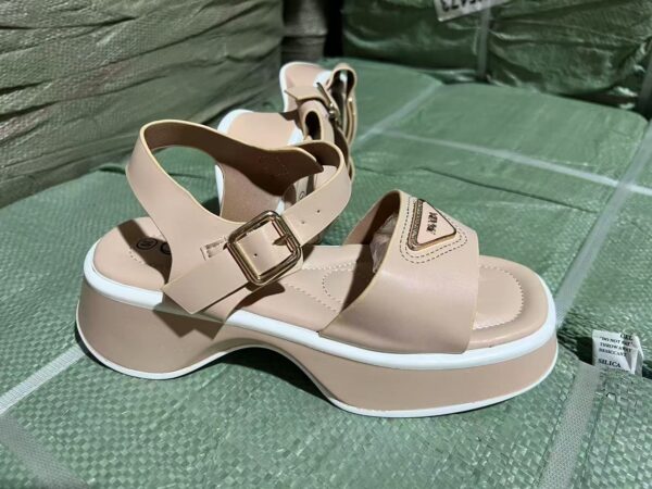 ZJ0160016LX Polyurethane sandals