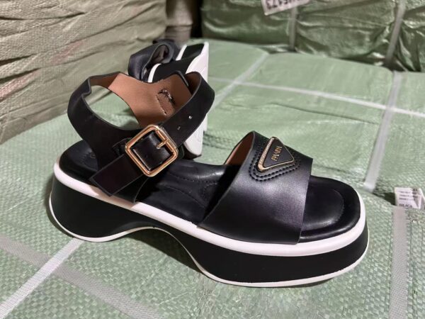 ZJ0160016LX Polyurethane sandals