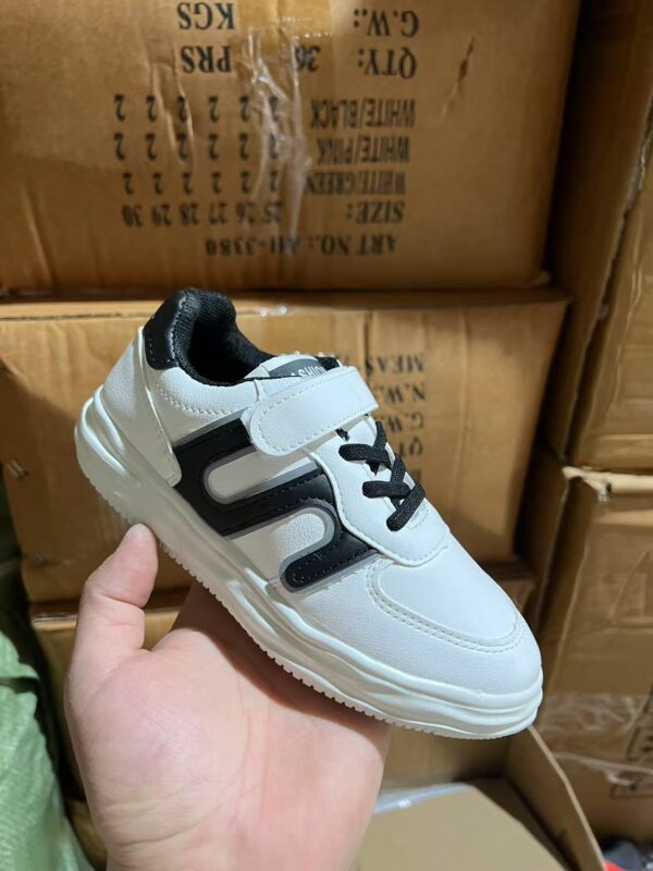 ZJ0160046ET Three color children's shoes
