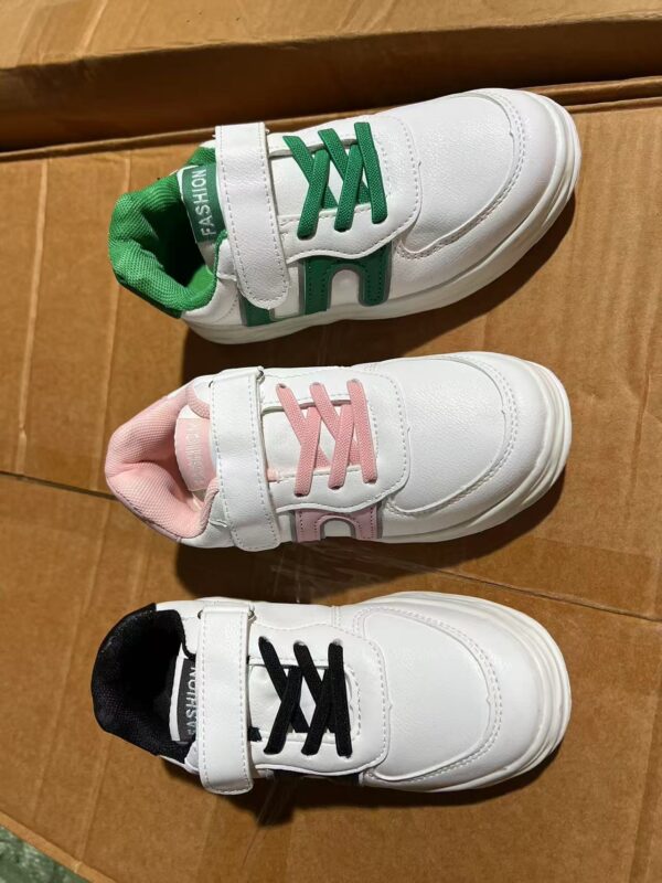 ZJ0160046ET Three color children's shoes